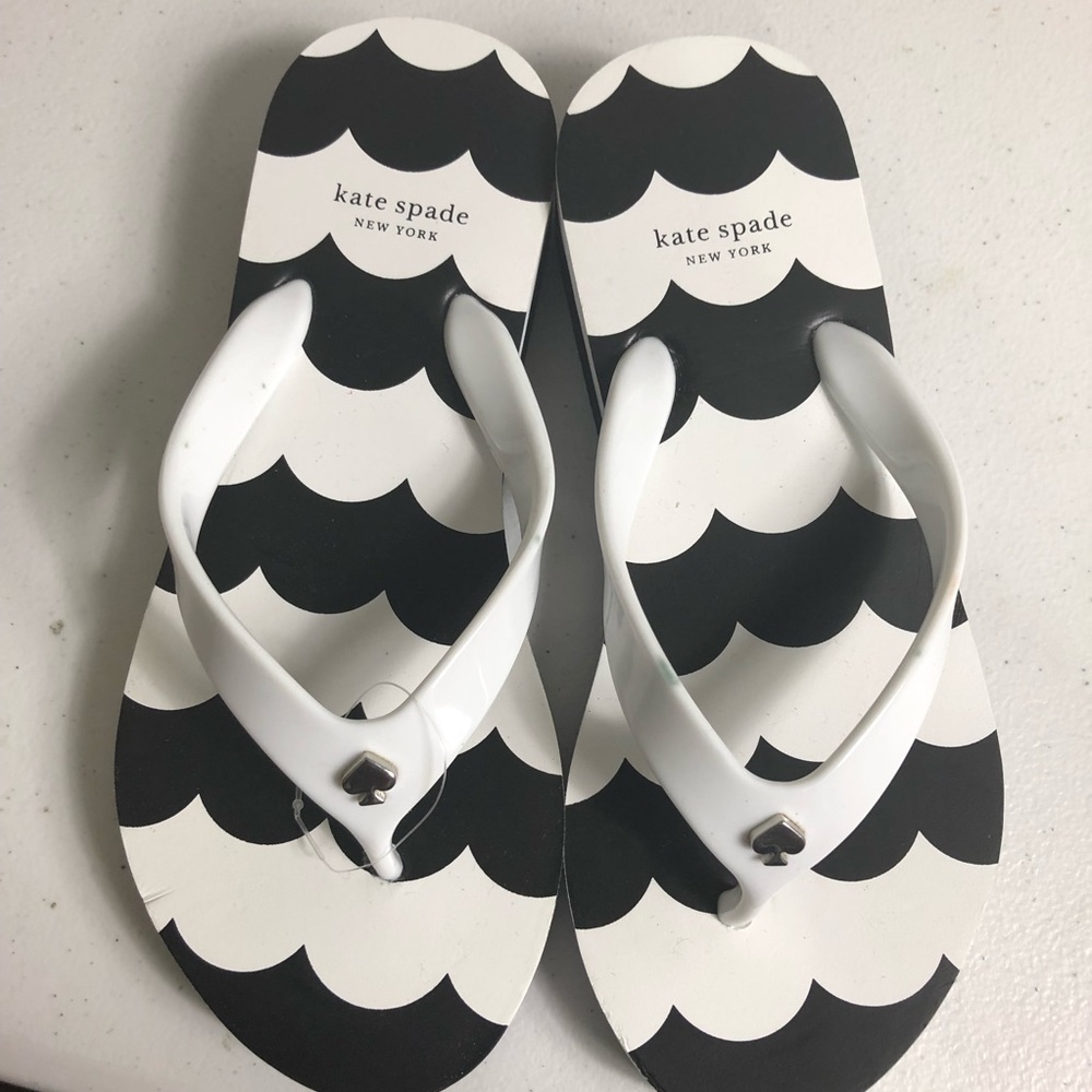 KATE SPADE NWT BLK& White Flip flops SIZE 5 - Picture 4 of 9